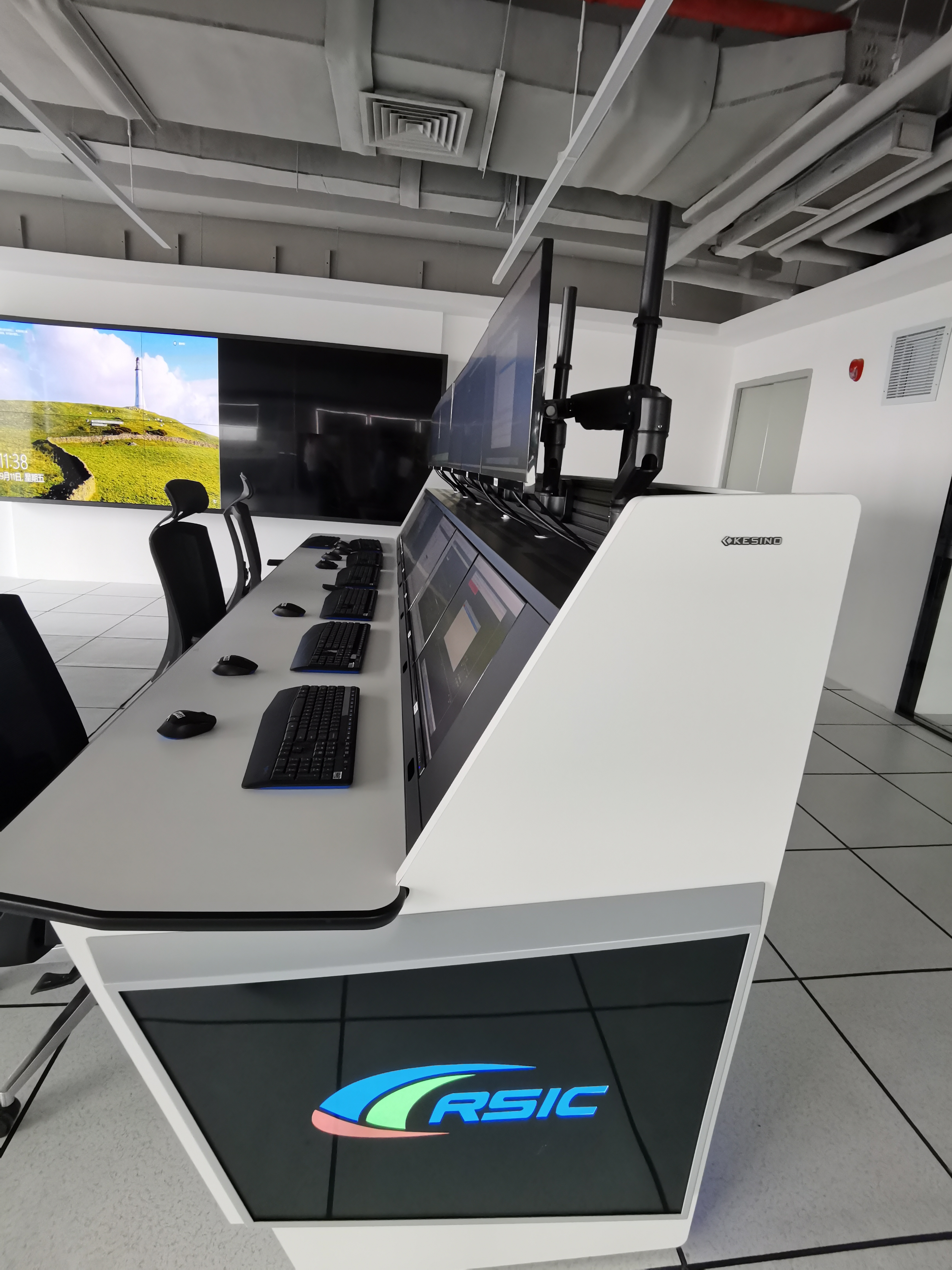 地铁调度室控制台怎么选?